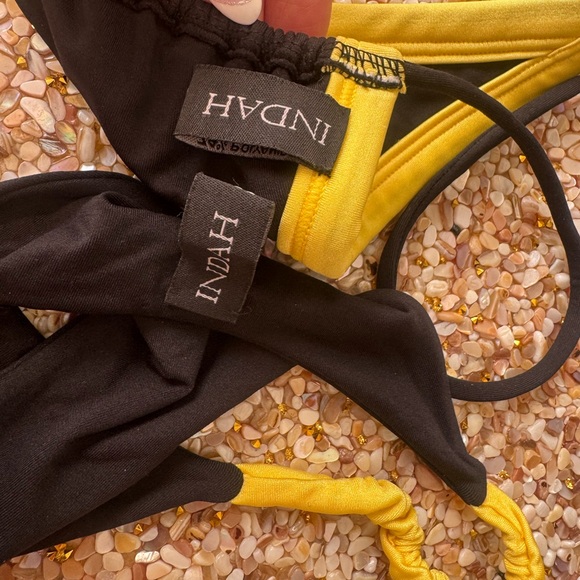 Indah Zeenah top & Zuki bottom in Bee - Picture 15 of 17